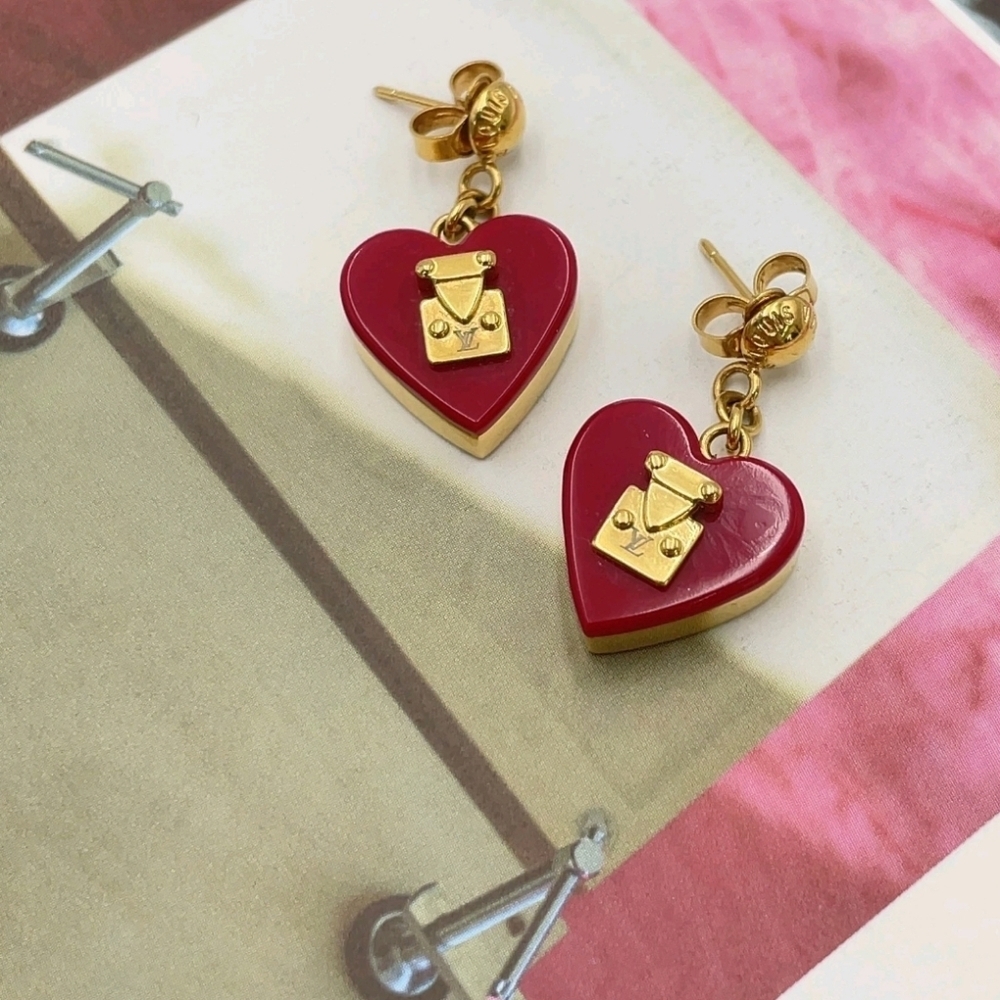 Louis Vuitton Pomme D'Amour Lock Me Heart Drop Earrings - Picture 7 of 16
